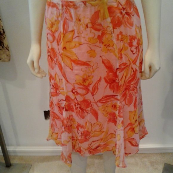 LA RUE 39  PETITE Women  SILK  Skirt 6P - Picture 1 of 8